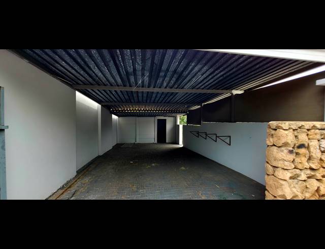 4 BEDROOM FREEHOLD FOR SALE IN REYNO RIDGE